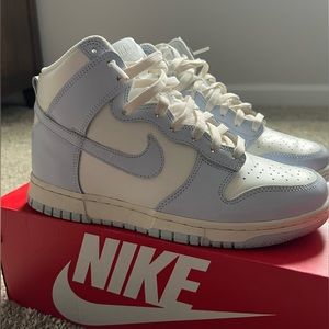 Nike women’s Dunk High